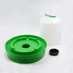 Abreuvoir base profonde pour volailles 8,5 litres* Sale