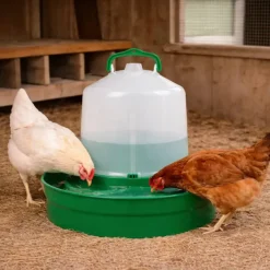 Abreuvoir base profonde pour volailles 8,5 litres* Sale