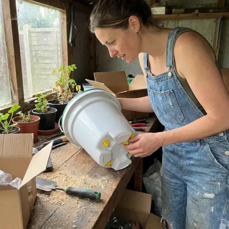 Abreuvoir seau 3 pipettes volailles 12L avec kit suspension*Olba Clearance