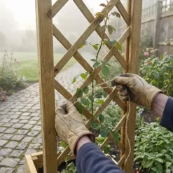 Bac à fleurs en bois avec treillis 40x31x140cm* Online