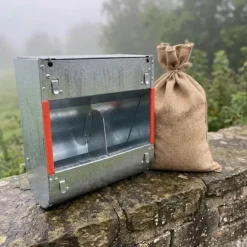 Mangeoire à trémie 2 compartiments 24,5 x 10,5 x 20*