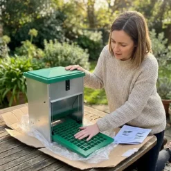 Mangeoire à trémie anti nuisibles Feedomatic 5kg*Olba Online