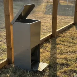 Mangeoire métallique anti nuisibles 12 kg* Best