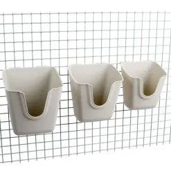 Mangeoire murale volailles V Feedr 700 g*Olba Outlet