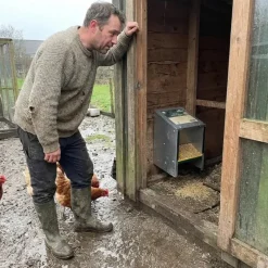 Mangeoire trémie galva 2,5 kg ProFeeder anti-gaspillage*Olba Sale