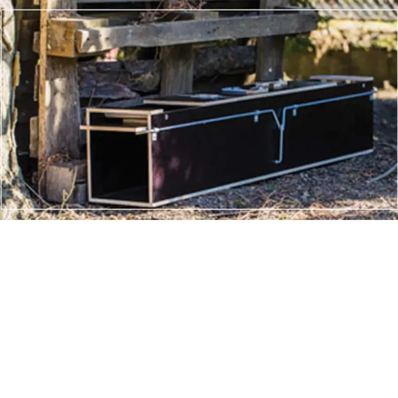 Piège boite à fauve bois 2 entrées ouverture 135x19x24* Hot