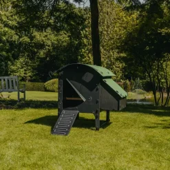 Poulailler sur pieds en plastique recyclé 5 à 9 poules*